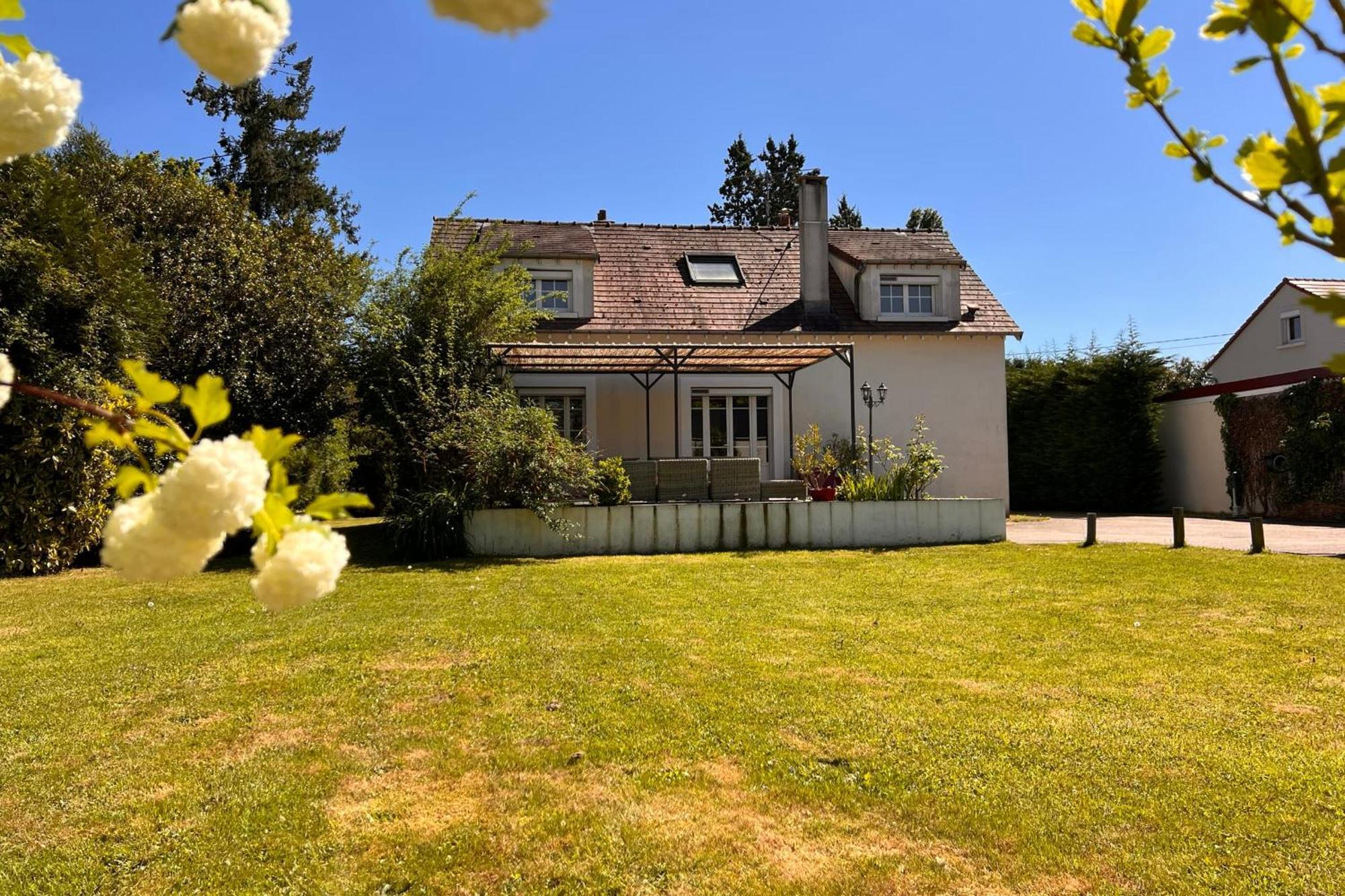 Villa Les Sablons La Houssaye-en-Brie Exterior foto
